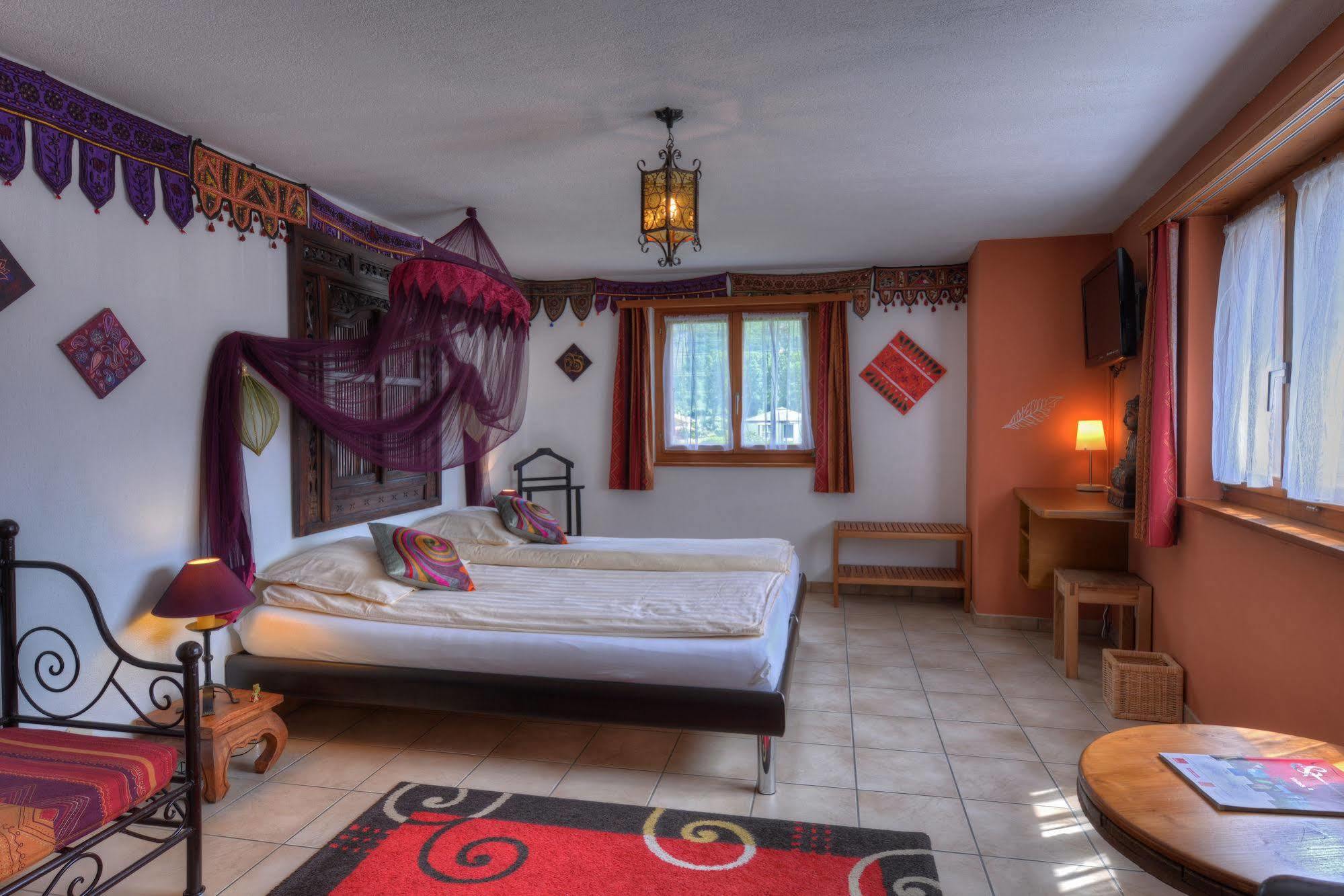 Reves Gourmands, Hotellerie & Gastronomie Vernayaz Exterior foto